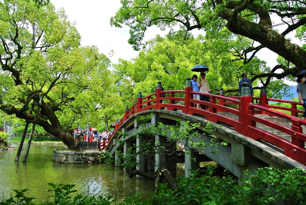 福岡の神社で方位除けや八方塞がりに人気のスポットは？